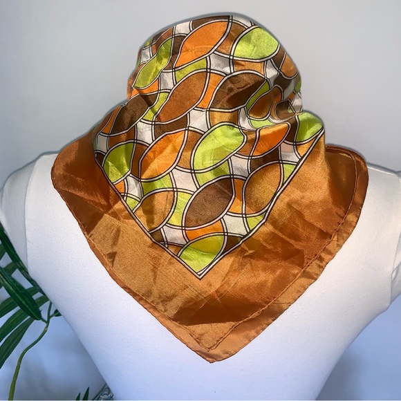 v i n t a g e :: Bold Mod Op Art Groovy Abstract Silk Scarf - Picture 12 of 12